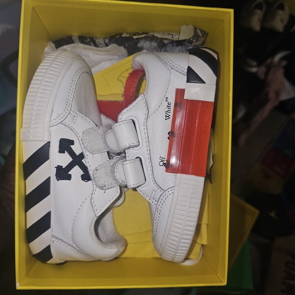 Off-White White and Black Sneakers Athletic Design